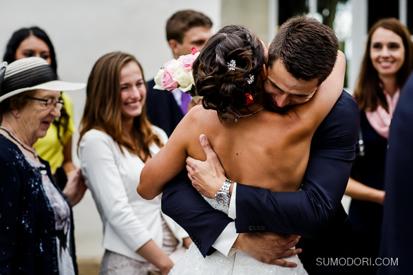 BRAV_0416_sumodori.com_joon_photographe_de_mariage_fribourg_eglisefrancaisemorat_chateaudecressier_hotelbeaurivage_neuchatel